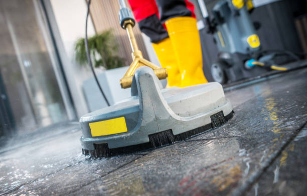 Why Choose Our Certified Pressure Washing Experts for Your Project Needs in Elfers, FL?